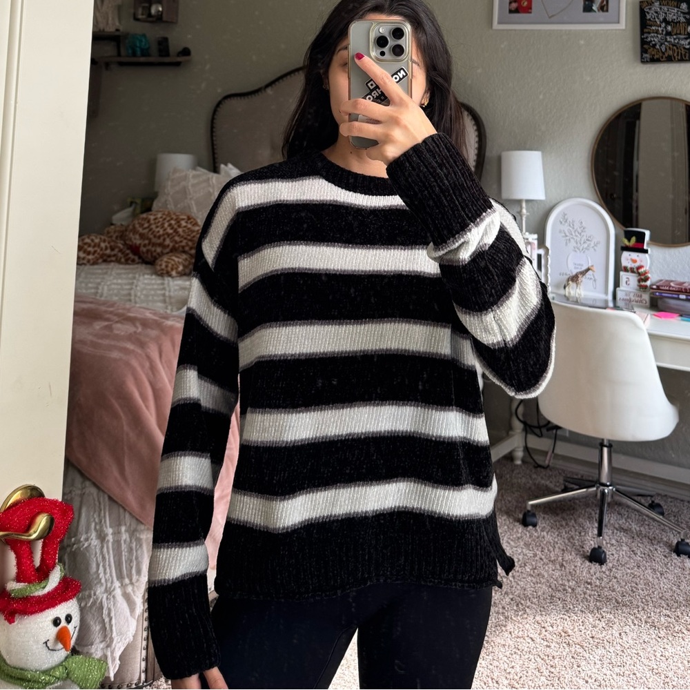 Rue21 Black and White Striped Sweater
